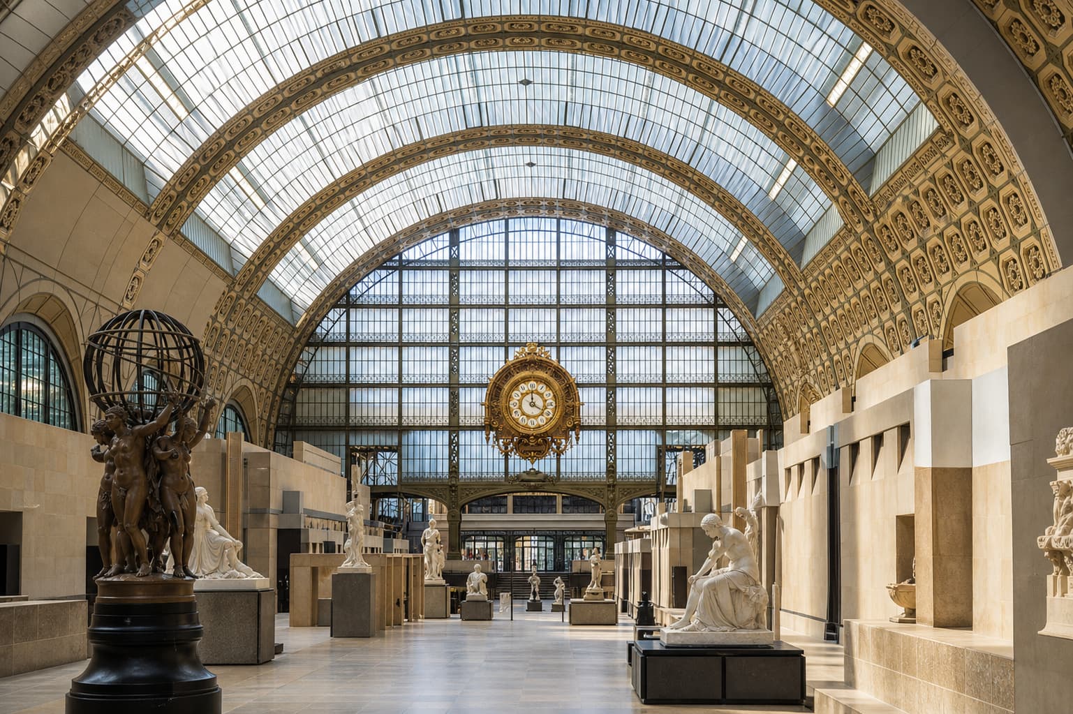 Vue intérieure de la grande nef du Musée d